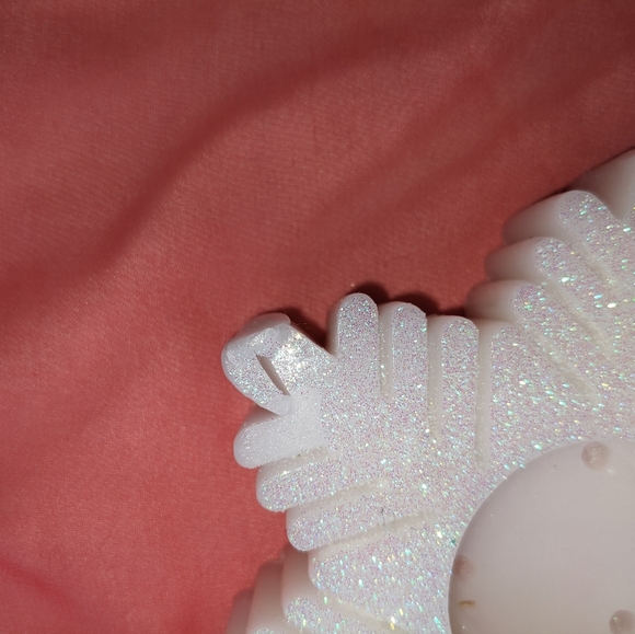 Pier One NIB Snowflake flameless LED  tealight candle holder set white g… - Picture 17 of 17